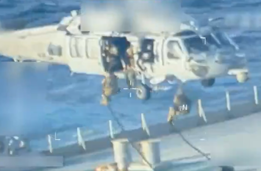 &nbsp;AI Bubbles, Tankers, and T‑Shirt Revolutions